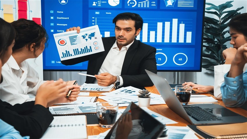 The Future of Analytics-Driven Leadership: PGDM in Business Analytics