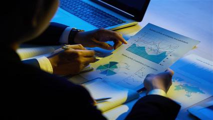The Data-Driven Economy: Why Every Manager Needs a Foundation in Business Analytics